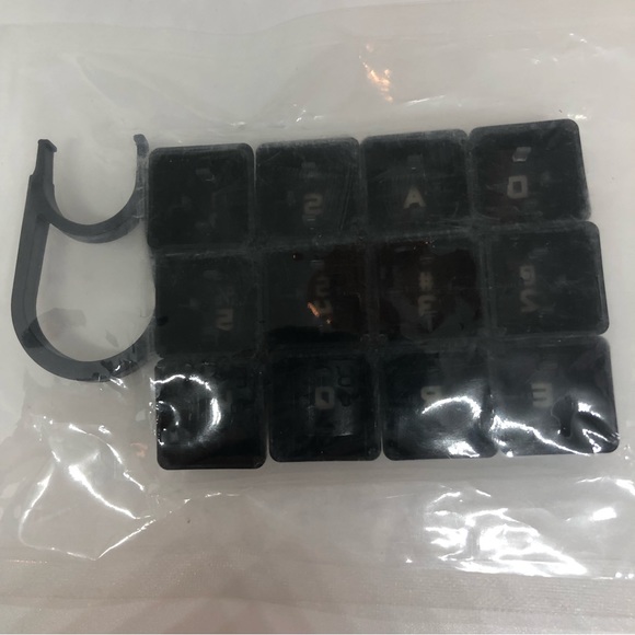 NWT LUO Keycaps for Logitech Keyboard Translucent G910 G810 Pro G413 G613 - Picture 4 of 4